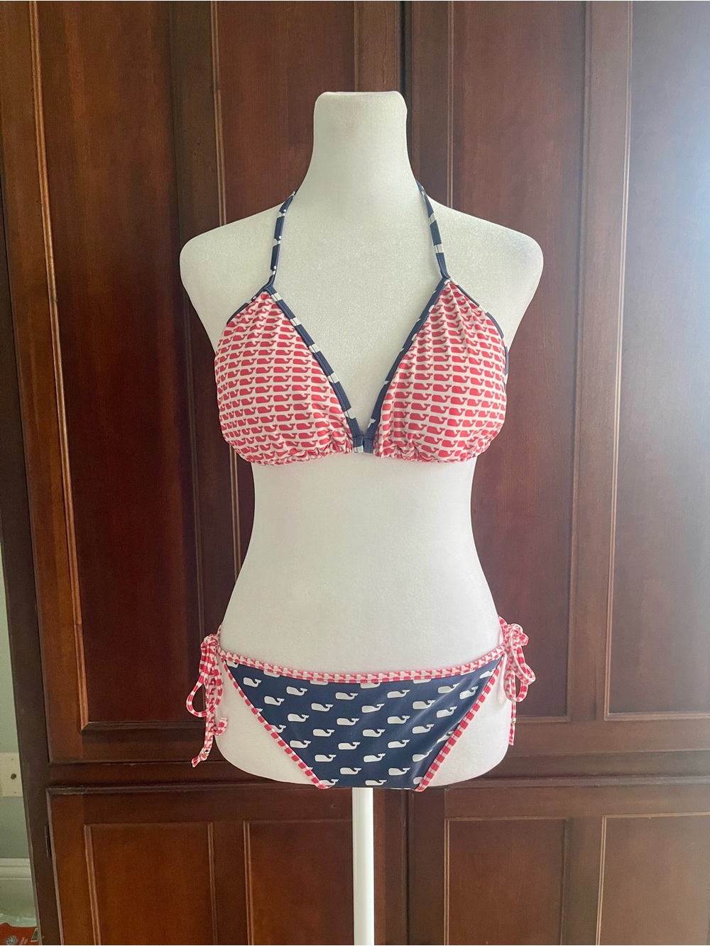 Vineyard Vines Red, White and Blue Whale Print Tie-Side Bikini 2pc. Set size L.
